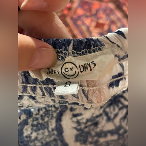 Three days brand, size small, crop top! - Picture 2 of 3